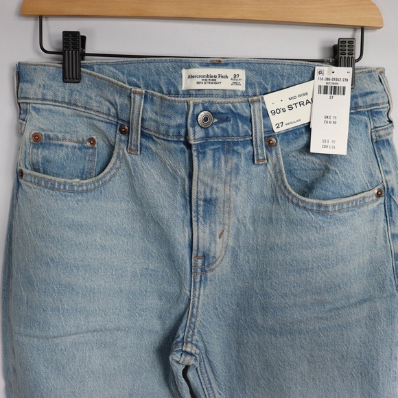 NWT Abercrombie & Fitch Mid Rise 90s Straight Jeans Size 27 Light Wash Denim - Picture 3 of 9